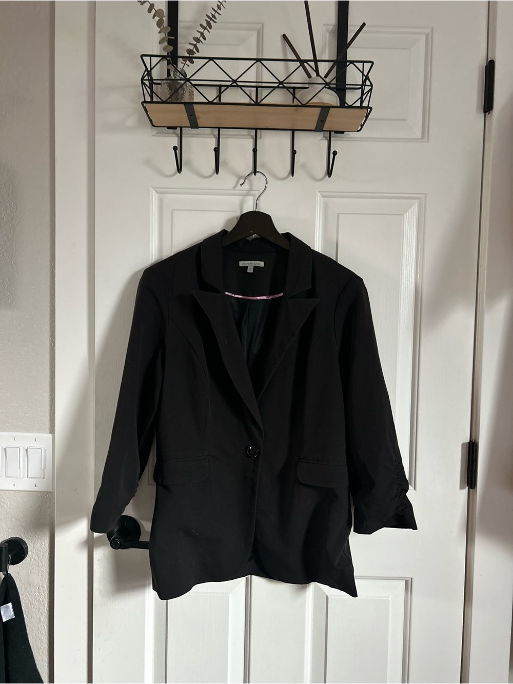 Large Black Women's Single-Button Blazer Jacket